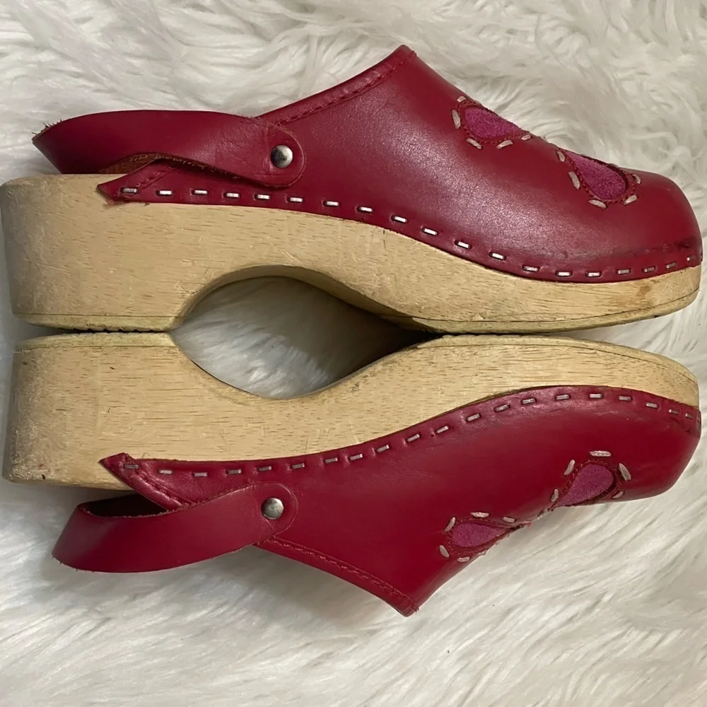 Hanna Andersson little girl clogs leather upper size 2